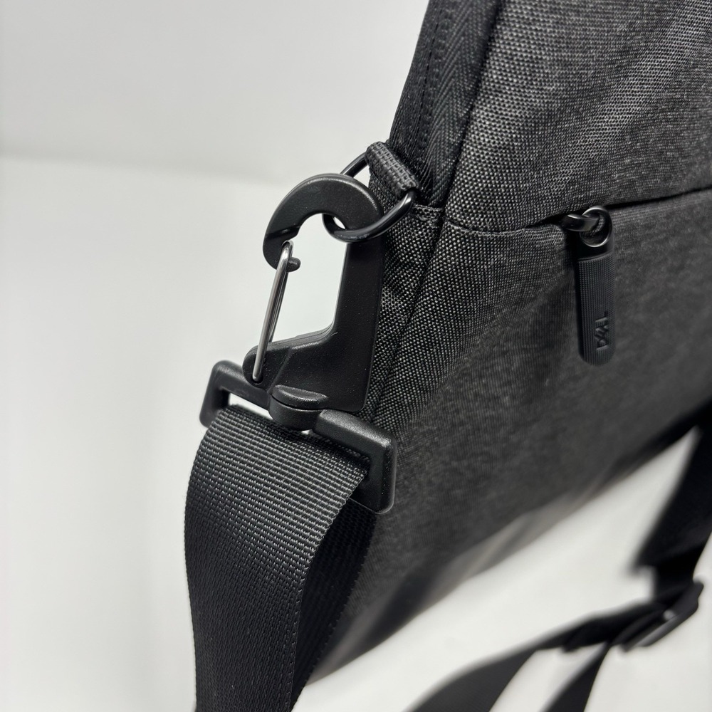 Dell 14"x10" Tablet / iPad Padded Case with Detachable Shoulder Strap - Picture 6 of 6